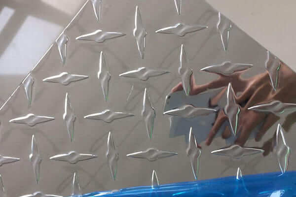 3105 알루미늄 체커 플레이트